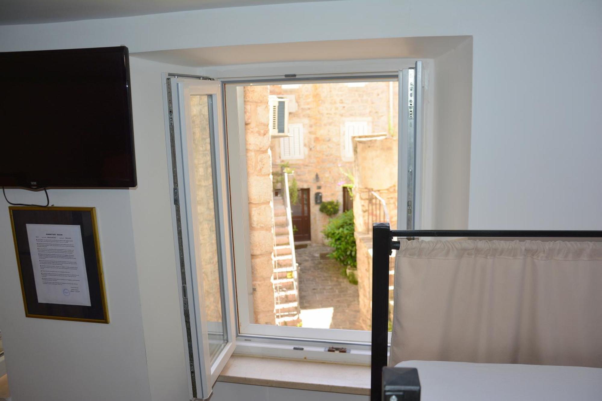 Montenegro Backpackers Home ブドヴァ エクステリア 写真
