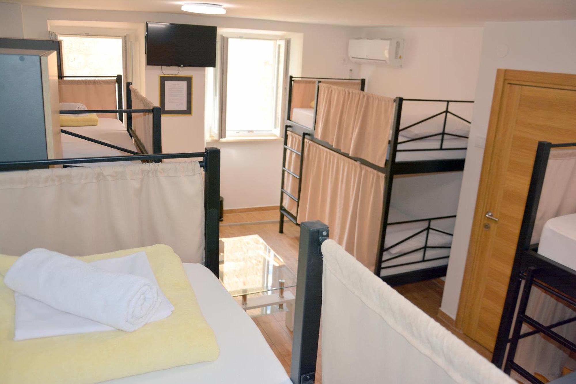 Montenegro Backpackers Home ブドヴァ エクステリア 写真